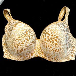 Lane Bryant 38DDD lined underwire bra.